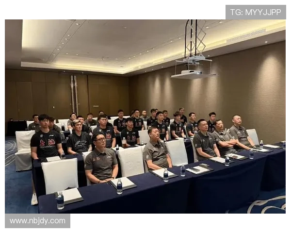 中国男篮新征程开启，刘铮领衔备战世界杯，焦点集中年轻球员成长