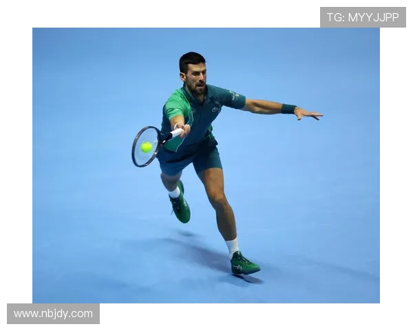 德约科维奇逆转夺冠再创纪录年轻新星表现亮眼掀起网坛新风潮 德约科维奇逆转夺冠再创纪录年轻新星表现亮眼掀起网坛新风潮