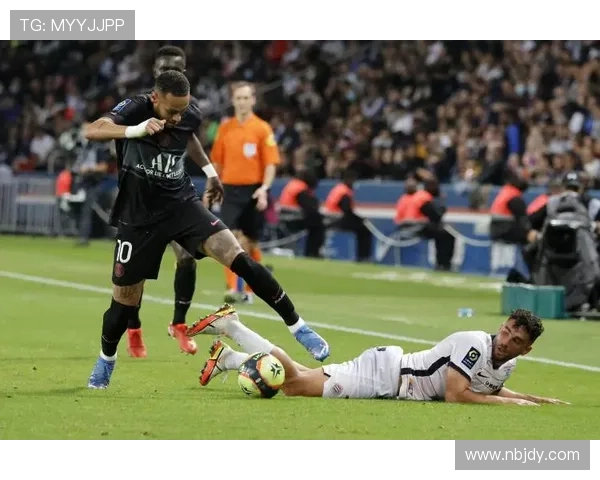 梅西与内马尔共谱精彩瞬间 巴黎圣日耳曼夺得法甲冠军