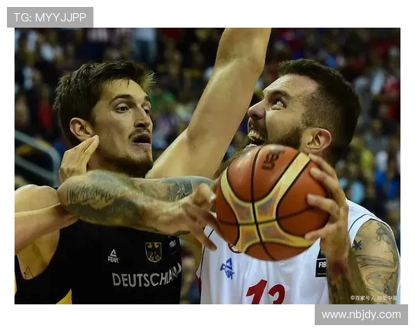 篮球世界杯决赛精彩落幕 美国队逆袭夺冠 展现强大团队实力