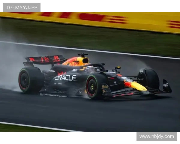 红牛车队新赛季阵容曝光维斯塔潘迎强劲队友梅赛德斯誓言重夺冠军