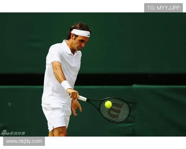 网球大师赛激战正酣 费德勒小德强势晋级决赛挑战新生代力量