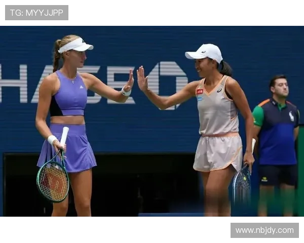 网球赛场激战正酣 世界顶级选手纷纷亮相争夺荣耀大奖