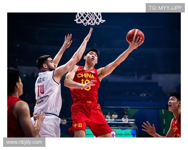 中国男篮全力备战世界杯 激战即将展开球员状态火热引期待